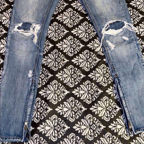 SOLD MNML 30x33 destroyed men’s skinny - Picture 4 of 8